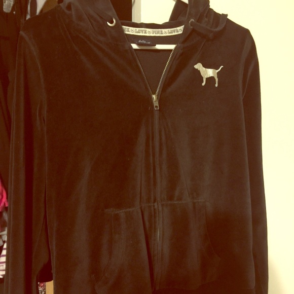 VS black zip up
