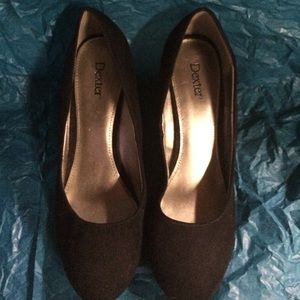 NEVER WORN Black Wedges