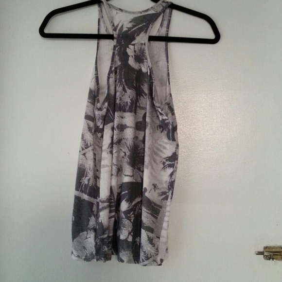 AE Tank Top - Picture 2 of 2