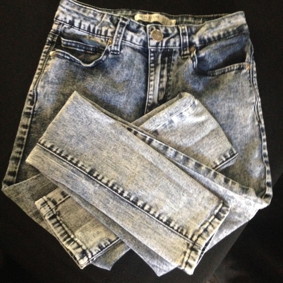 bleach washed high waisted jeans