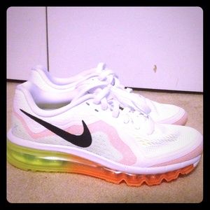 Women's Nike Airmax- Running Neutral Ride