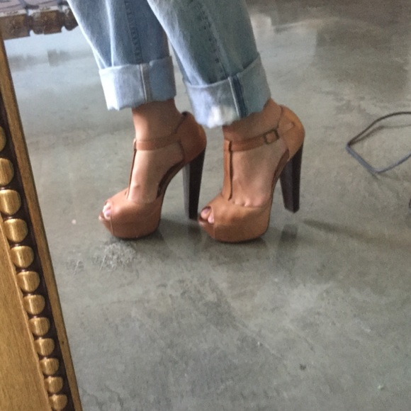 Steve Madden Cognac Leather T Strap Heels