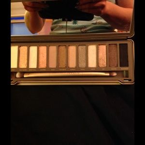 GENTLY USED Urban Decay Naked 2 Pallete