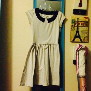 Adorable dress w/ Peter Pan collar