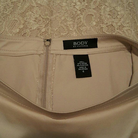 Victorias Secret High Waisted Pencil Skirt with Lace Back Panel, Size 4 - Picture 4 of 4