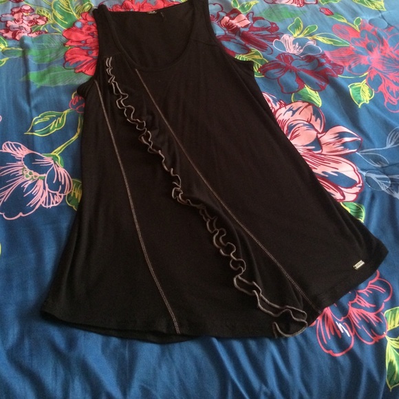 Guess sleeveless top