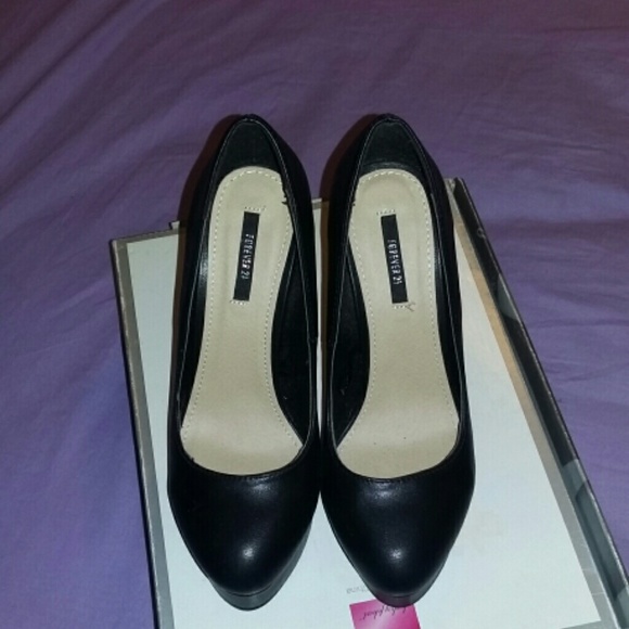 🚫SOLDHigh heels Forever 21(SOLD LOCALLY ) - Picture 3 of 4