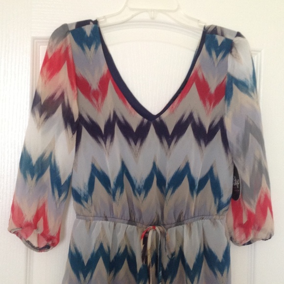 🔴CLEARANCE🔴NWT chevron dress - M - Picture 2 of 3