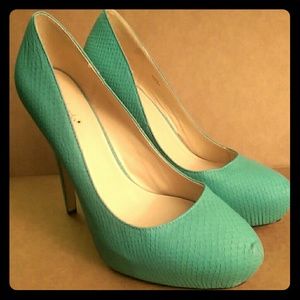 Light Aqua Turquoise High Heel Pumps