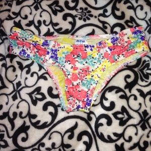 Billabong floral baking bottoms