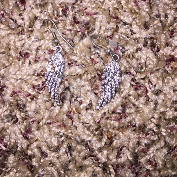 Earrings - Picture 1 of 1