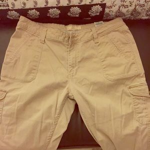 Women's  khaki Levi's pants