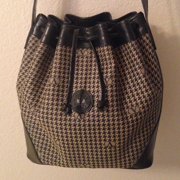 Valentino Garavani Bucket Bag Vintage