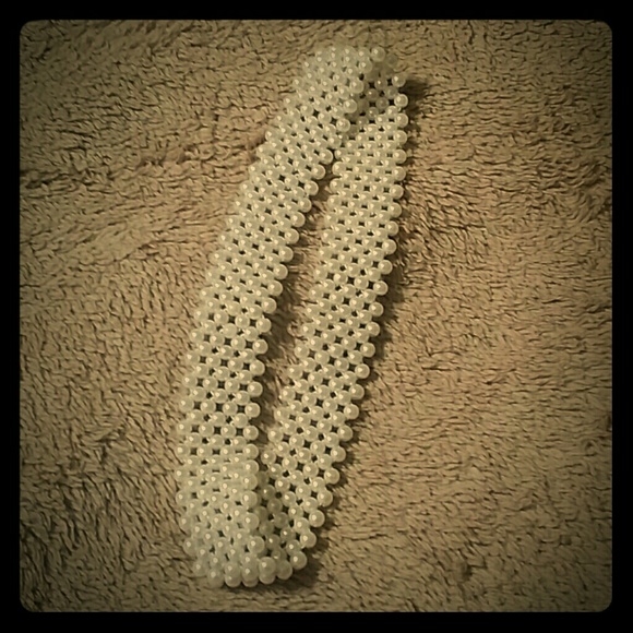 Pearl choker necklace