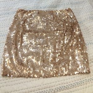 Sz 6 sequined Vince miniskirt- with tags
