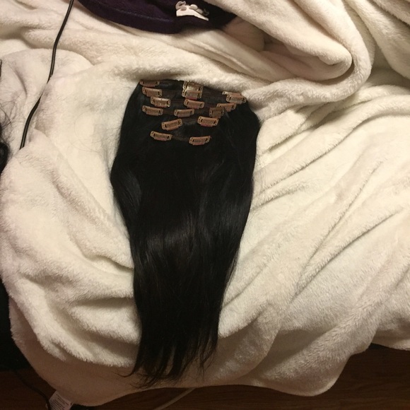 20inch jet black extensions [clips attached]