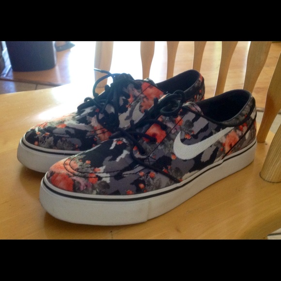 NIKE SB Zoom Stefan Janoski Digifloral