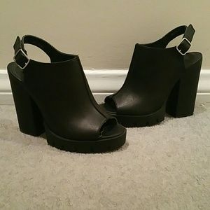 Forever 21 amazing chunky heels