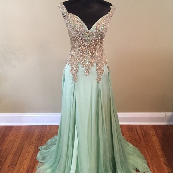 Mac Duggal pageant gown size 6 - Picture 2 of 4
