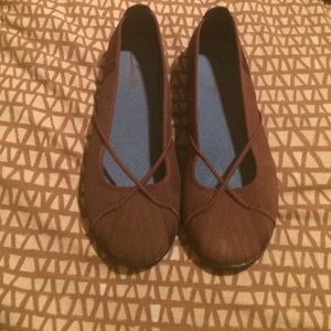 Brown Clark's flat size 9