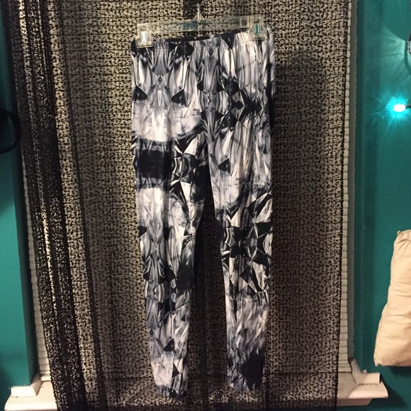 Diamond leggings