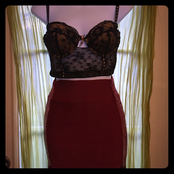 ✨✨ Bebe 2B red sequins skirt✨✨