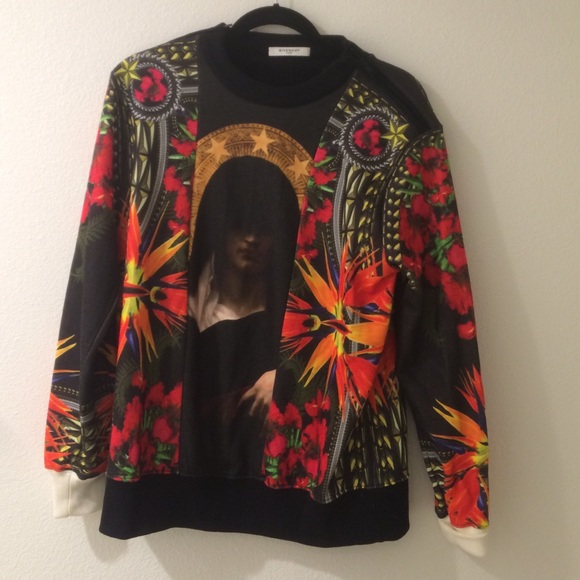 Stunning Givenchy Sweatshirt