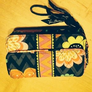 Vera Bradley smartphone wristlet