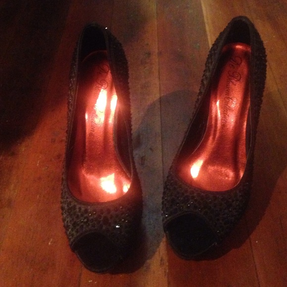 Black sparkle heels never worn