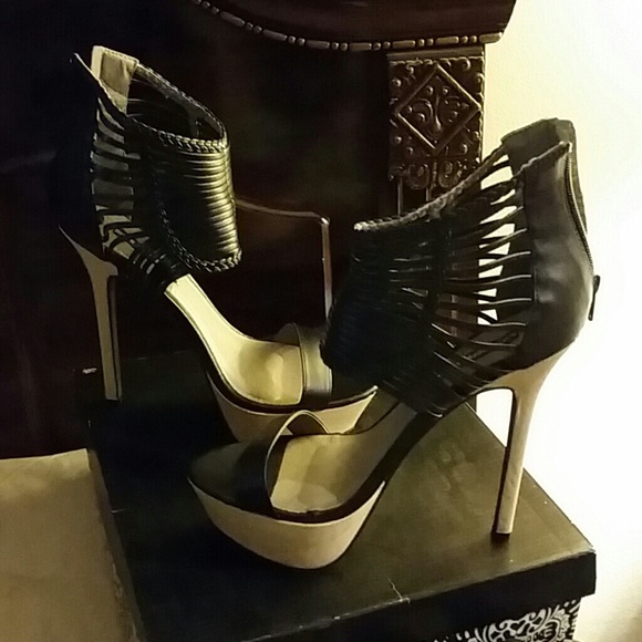 Shoes - Picture 2 of 4