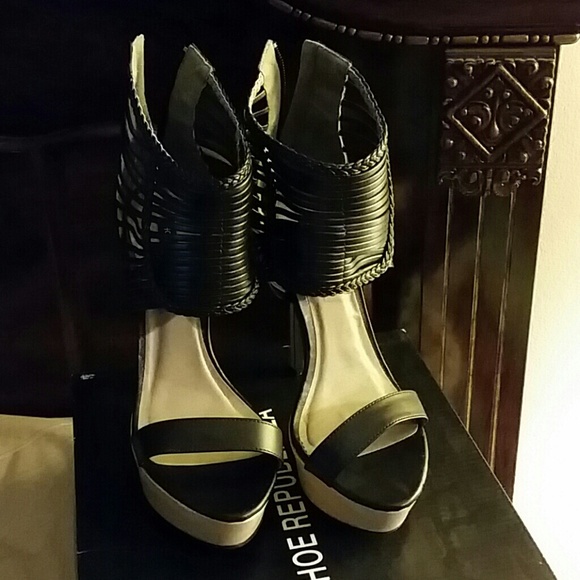 Shoes - Picture 4 of 4