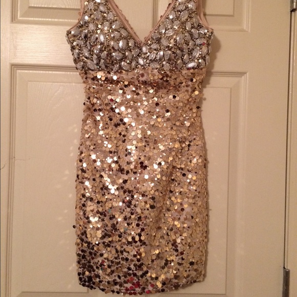 Golden sequin prom dress.