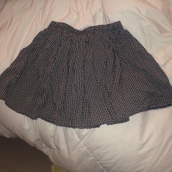 Brandy Melville Floral black and white skirt - Picture 1 of 3