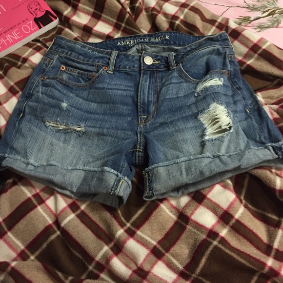 Size 6 American eagle shorts