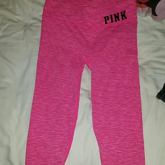 On Hold 🚫Pink cropped leggings