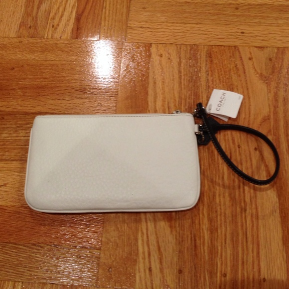 Coach wristlet - Picture 2 of 3