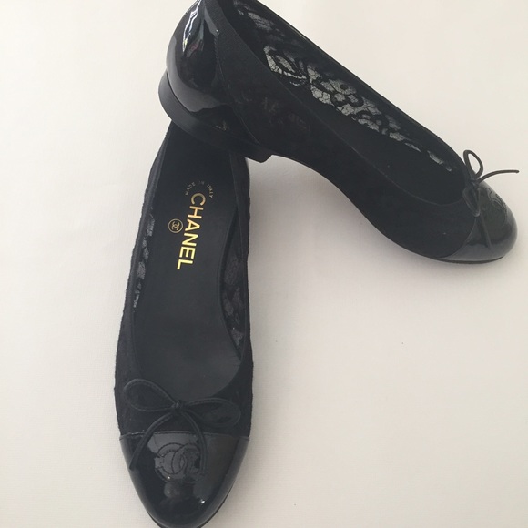 🚫SOLD AT EBay 🚫 Channel shoes - Picture 2 of 4