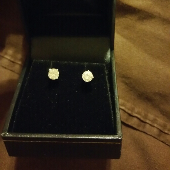1/2 CT diamond earrings NEW