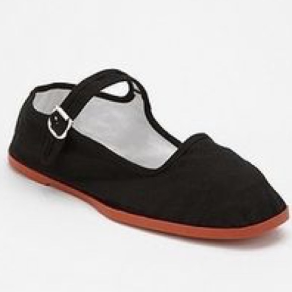 Urban Outfitters Mary Jane flats
