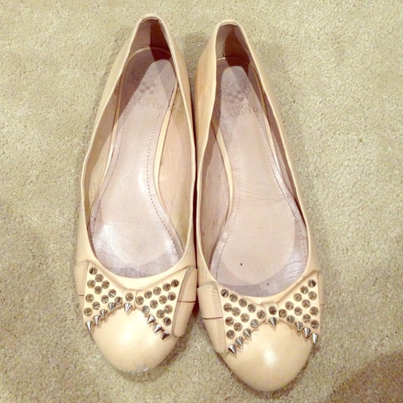Vince Camuto Nude flats