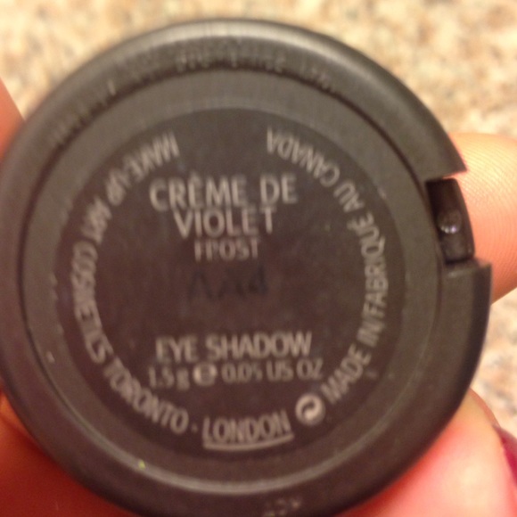 ..🔴Sold in bundle ..Mac eye shadow - Picture 3 of 3