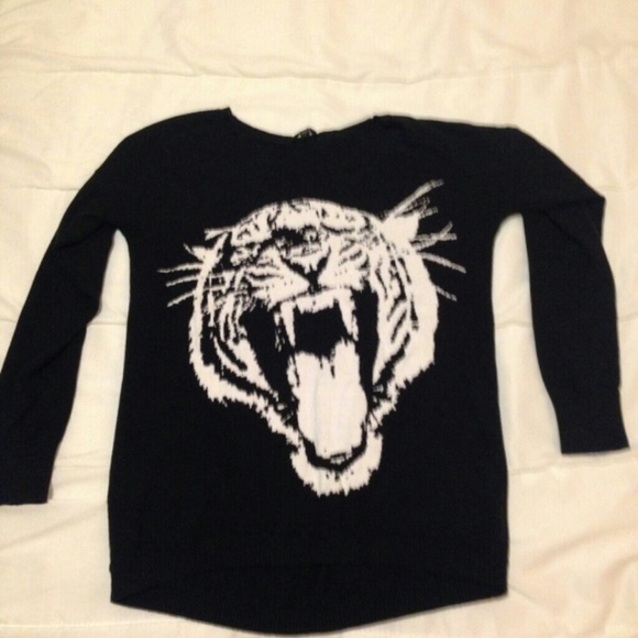 Tiger graphic long sleeve