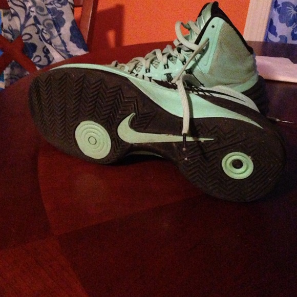 too small for me now - Picture 2 of 3