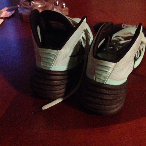 too small for me now - Picture 3 of 3