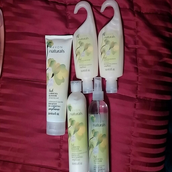 Bundle of Brand new Avon items