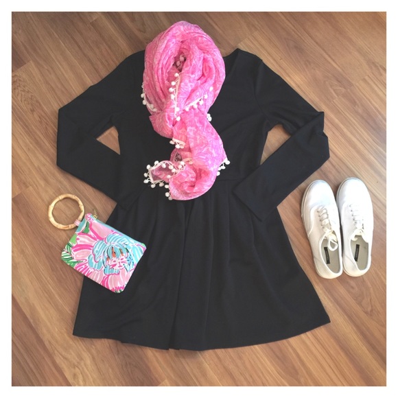 Forever 21 Dresses & Skirts - 10% OFF 🎉 🎀Pleated Black Dress!🎀
