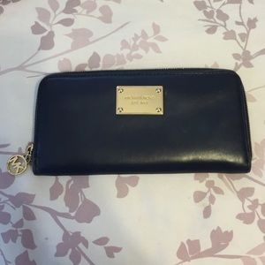 Michael Kora wallet
