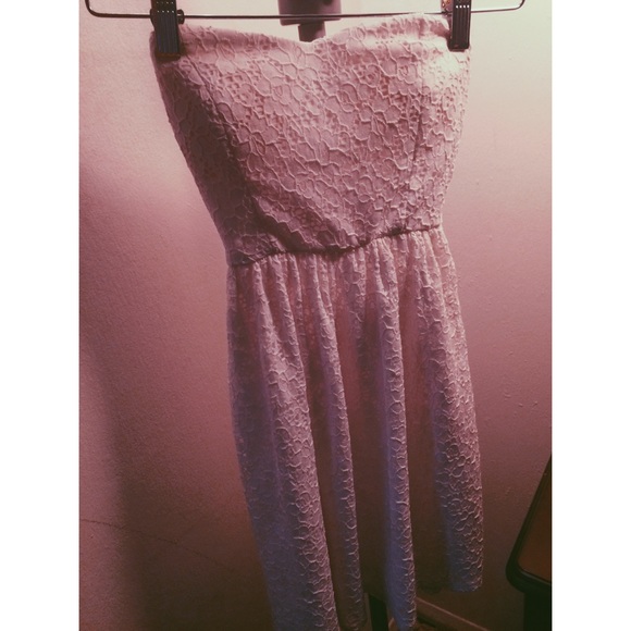 a white x-small dress