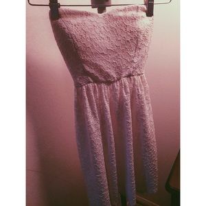 a white x-small dress