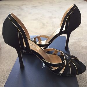 Oscar de la Renta size37 black satin D'orsay pumps